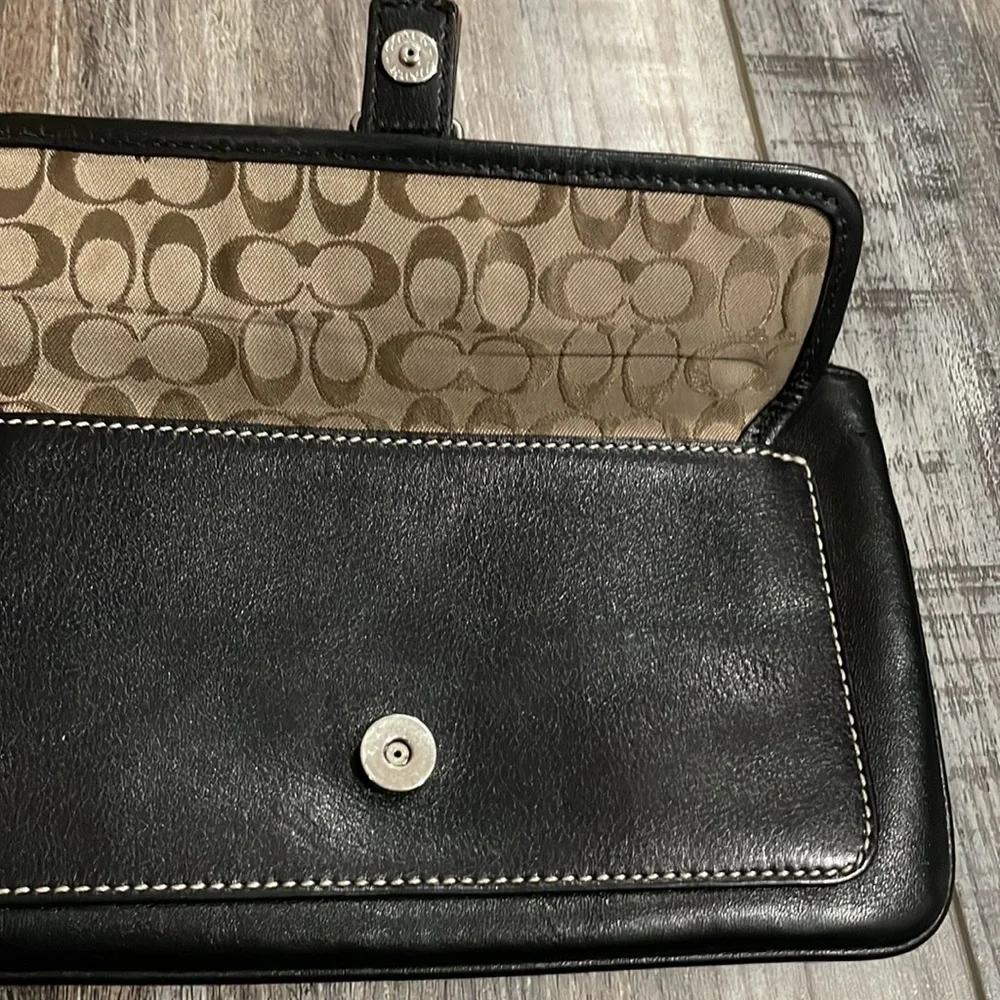 Coach smooth black